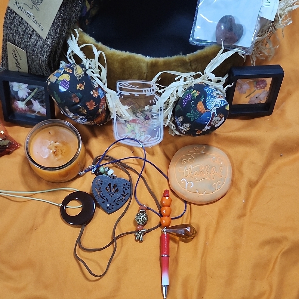 Handcrafted Harvest Heart and Soul Basket - Picture 7 of 8